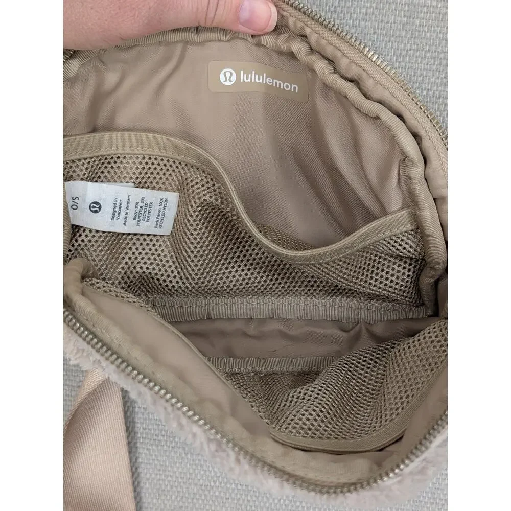 Lululemon Everywhere Belt Bag Fleece Ivory Tan Sherpa Fanny Pack Crossbody